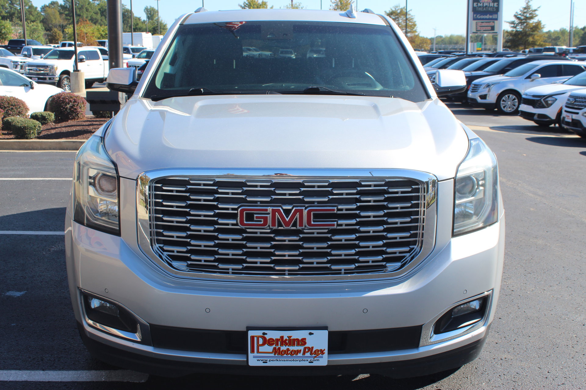 Used 2018 GMC Yukon Denali w/ Denali Ultimate Package RWD image 3
