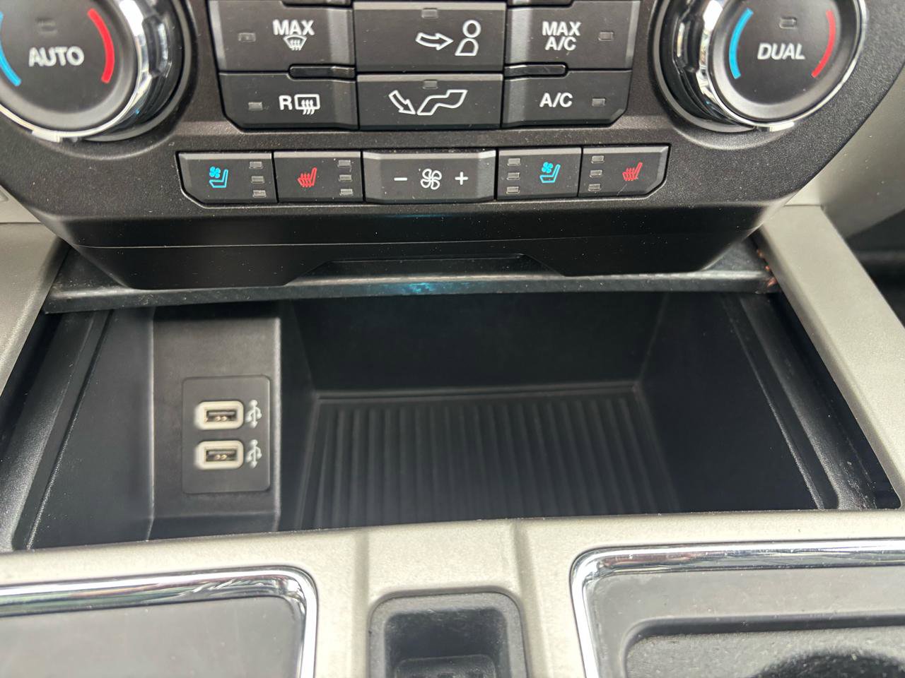 Used 2019 Ford F150 Lariat image 28