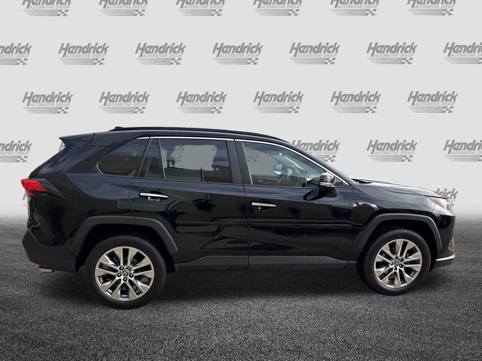 Used 2022 Toyota RAV4 Limited image 11