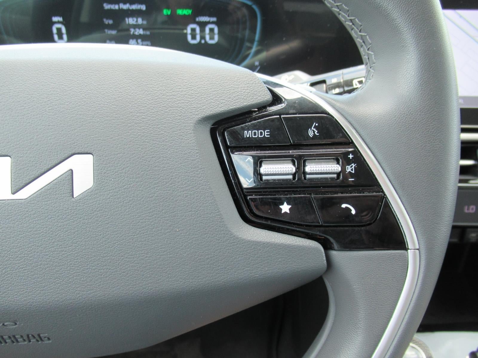 Used 2025 Kia Niro EX Touring FWD image 28
