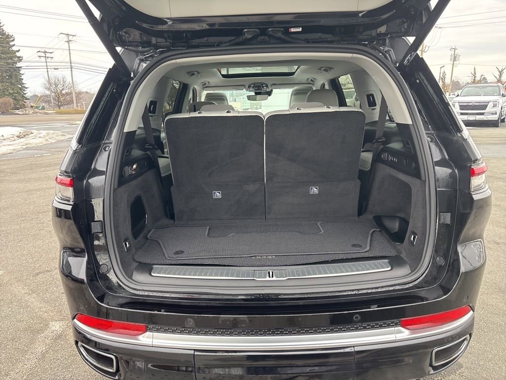 Used 2021 Jeep Grand Cherokee L Summit w/ Luxury Tech Group V image 29