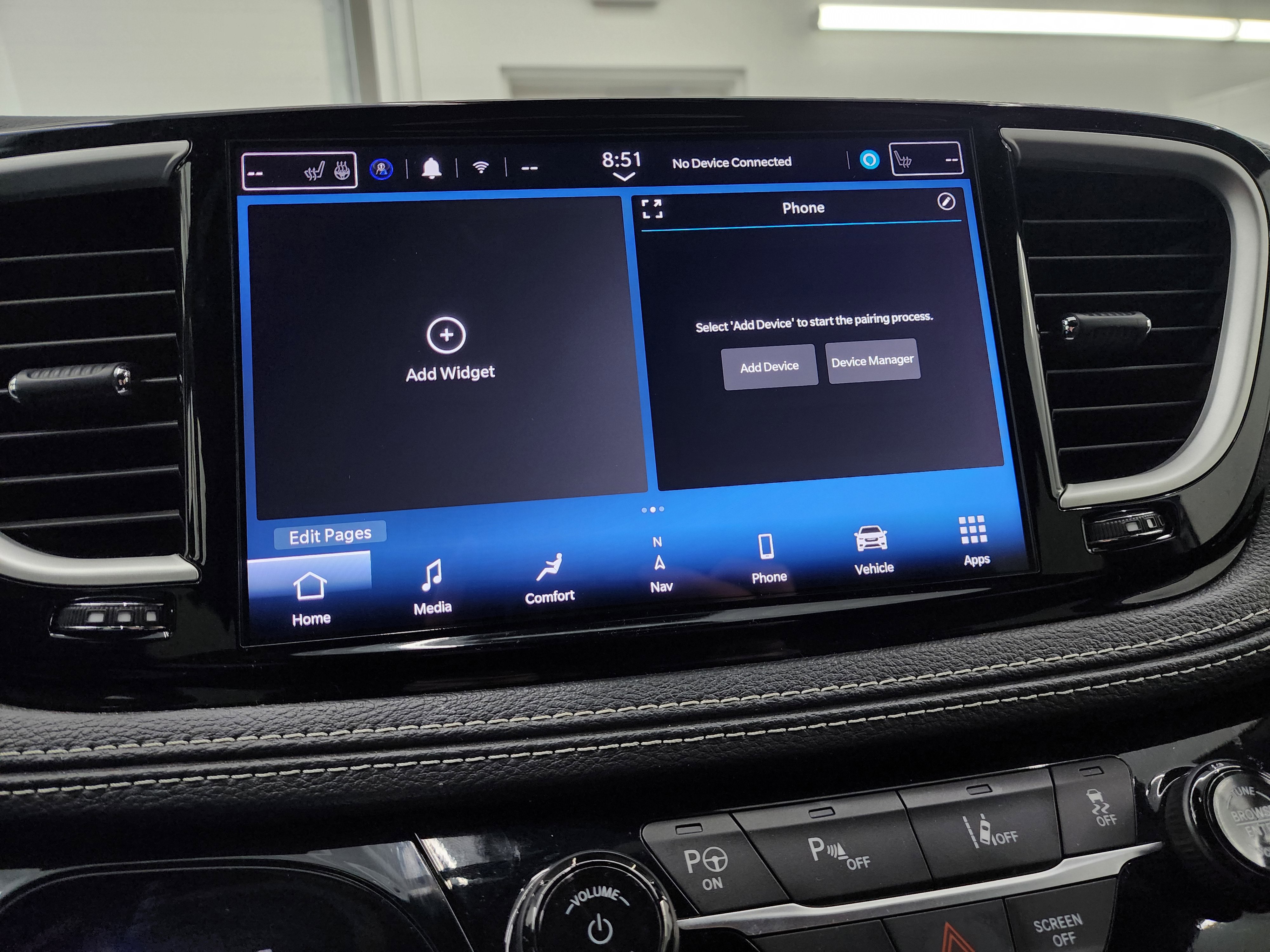 Used 2024 Chrysler Pacifica Limited image 50