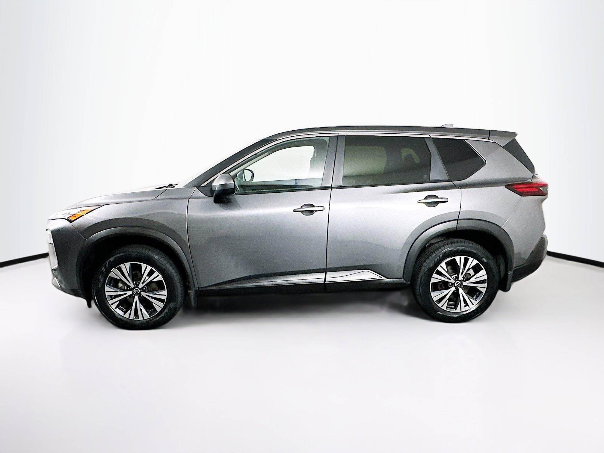 Used 2023 Nissan Rogue SV image 4