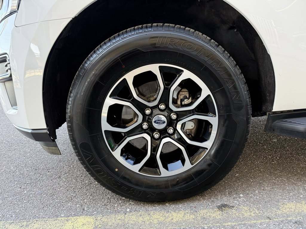 Used 2024 Ford Expedition Max XLT image 9