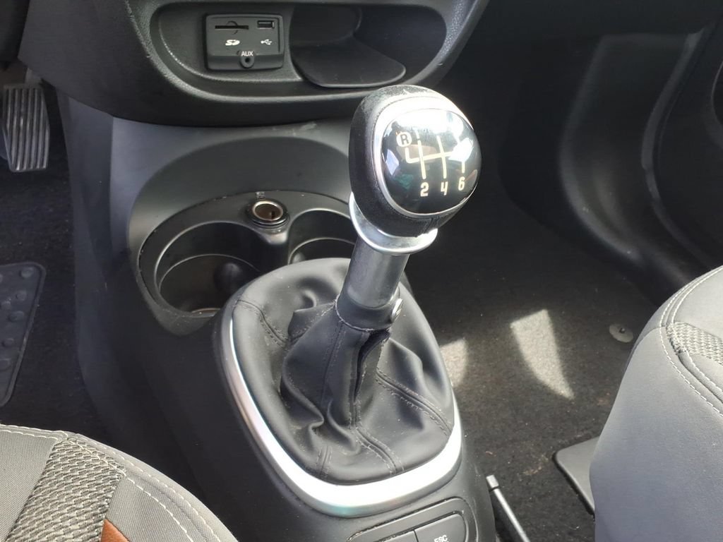 Used 2014 FIAT 500L Trekking w/ Popular Equipment Group FWD image 16