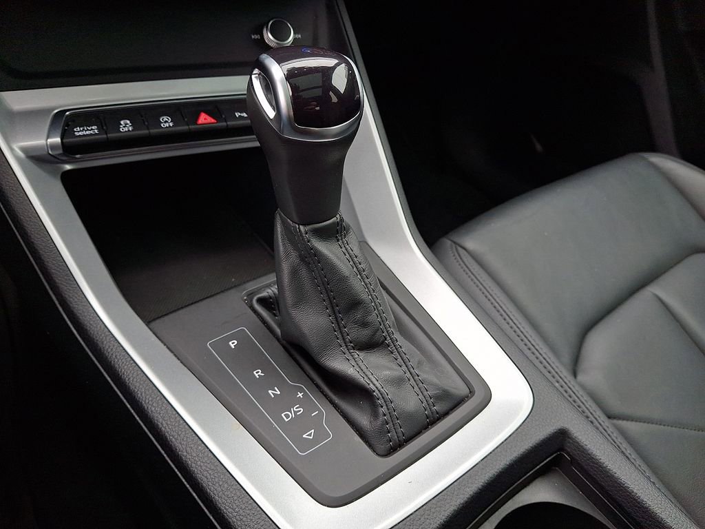 Used 2023 Audi Q3 2.0T Premium w/ 19" Wheel Package AWD/4WD image 16