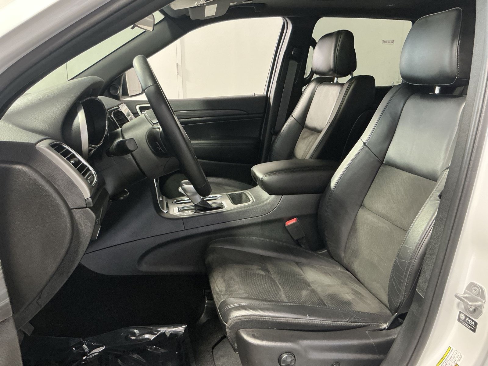 Used 2021 Jeep Grand Cherokee Laredo X AWD/4WD image 14