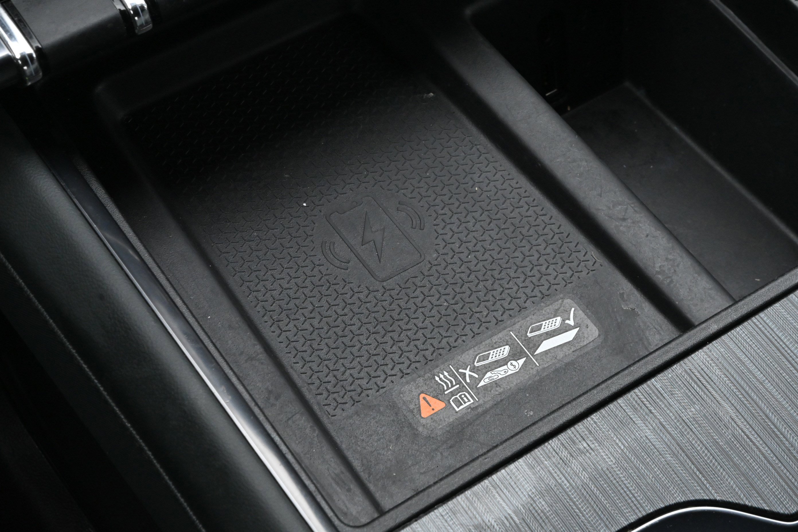 Used 2024 GMC Acadia AT4 w/ Luxury Package image 34