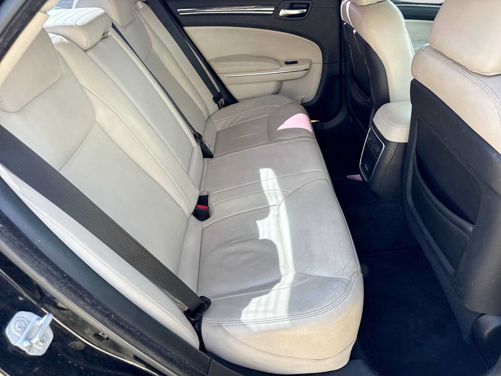 Used 2017 Chrysler 300 Limited RWD image 20