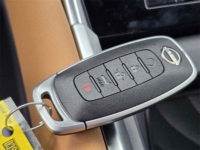 New 2025 Nissan Armada SL w/ Captain's Chari Seat Package image 18