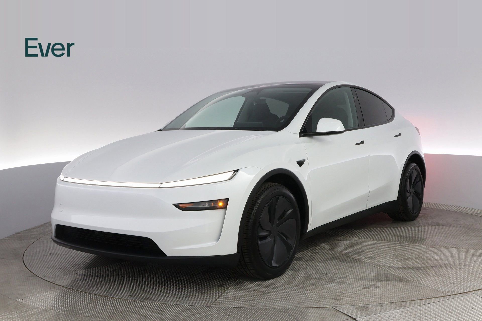 Used 2026 Tesla Model Y 2WD image 2