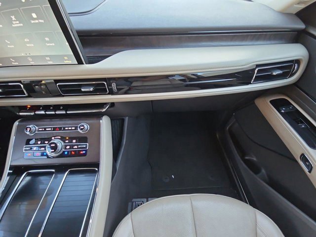 Used 2022 Lincoln Aviator Reserve w/ Elements Package Plus image 31