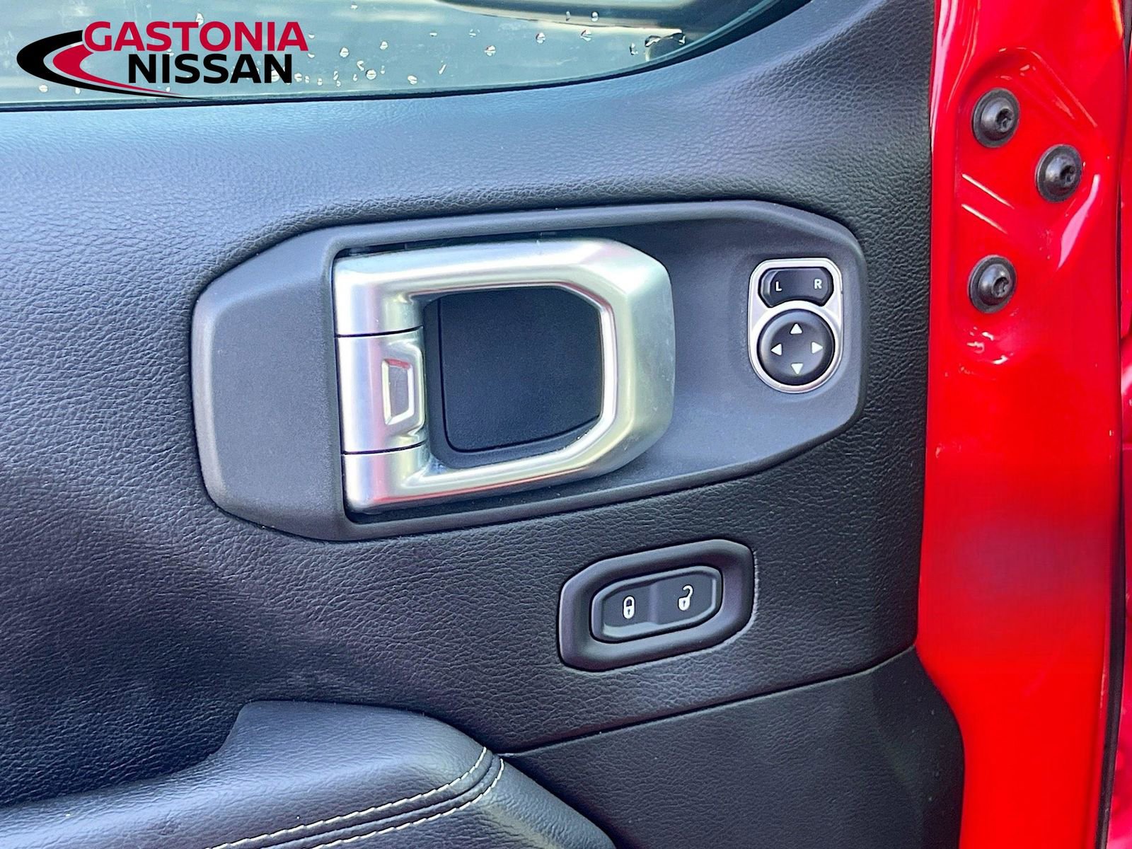 Used 2020 Jeep Gladiator Overland AWD/4WD image 23