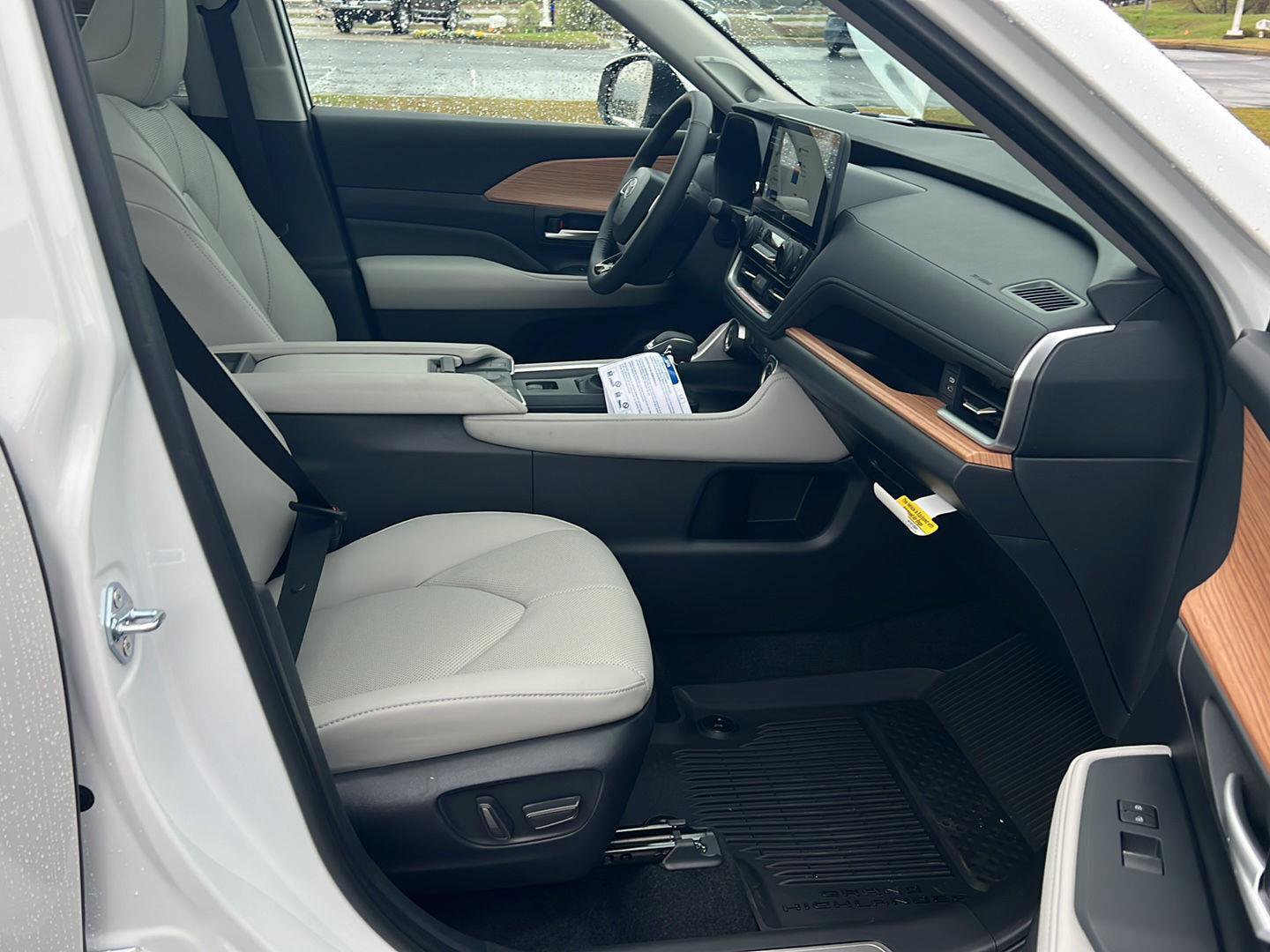 New 2026 Toyota Grand Highlander Limited image 15