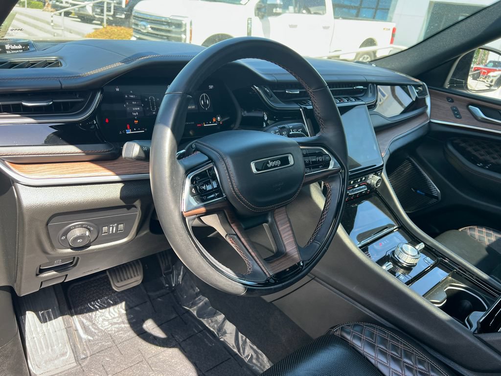 Used 2022 Jeep Grand Cherokee Summit w/ Adv Protech Group IV AWD/4WD image 25