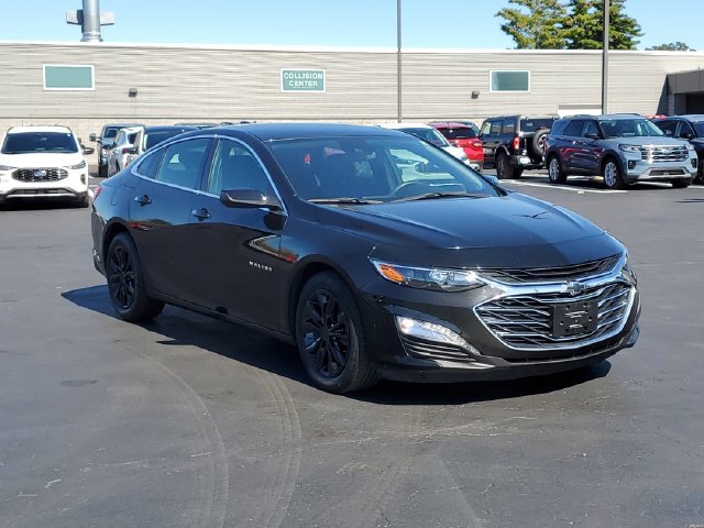 Used 2024 Chevrolet Malibu LT FWD image 2