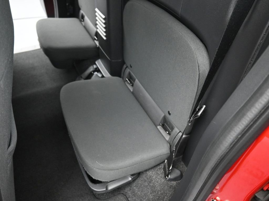 Used 2022 Nissan Frontier SV image 24