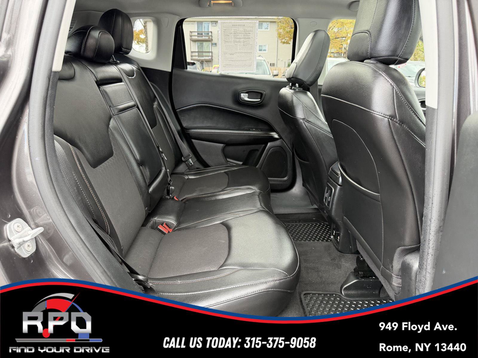 Used 2018 Jeep Compass Latitude AWD/4WD image 30
