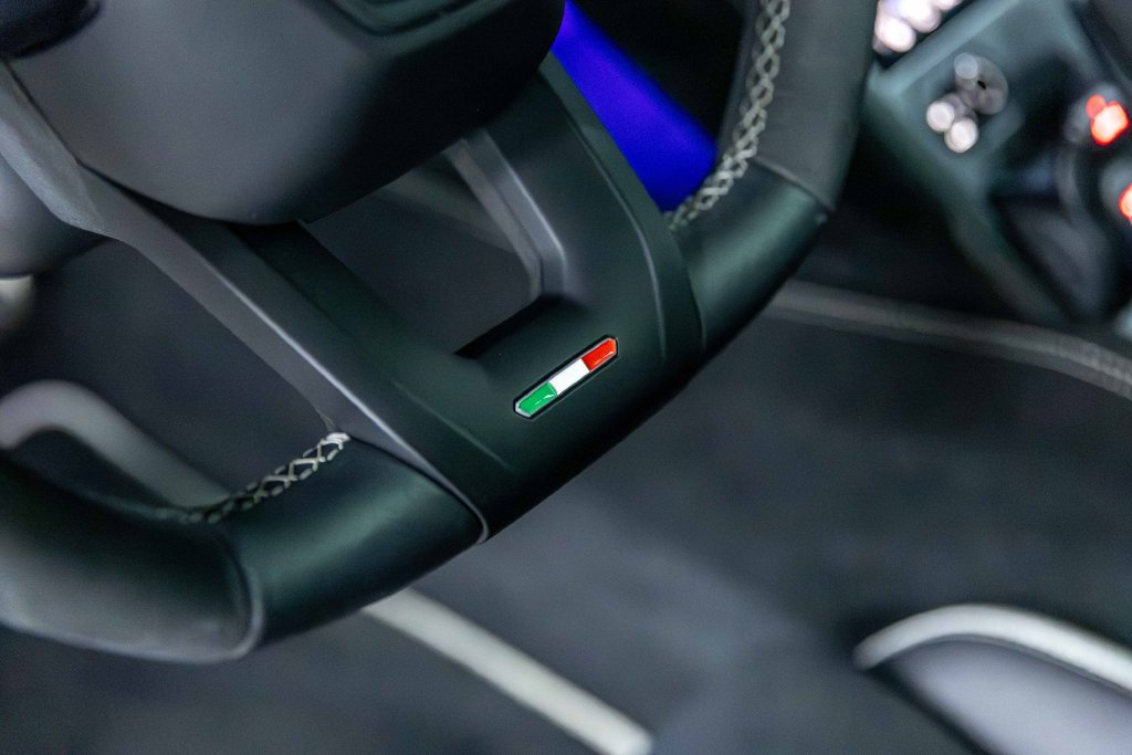 Used 2023 Lamborghini Urus Performante AWD/4WD image 33