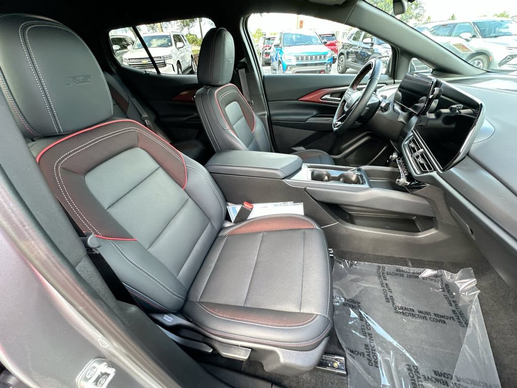 Used 2024 Chevrolet Equinox EV RS FWD image 26