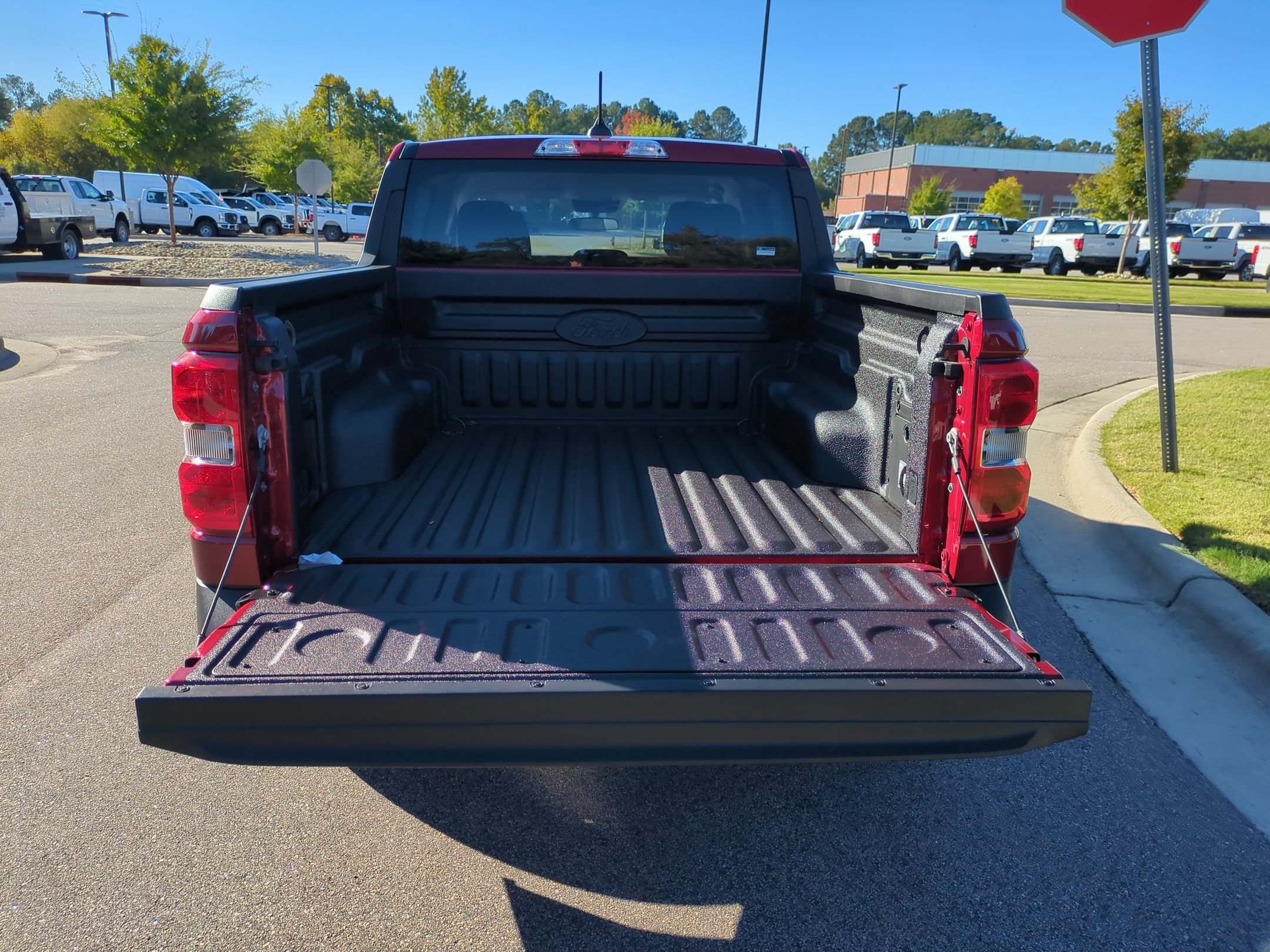 New 2026 Ford Maverick XLT w/ XLT Luxury Package FWD image 32