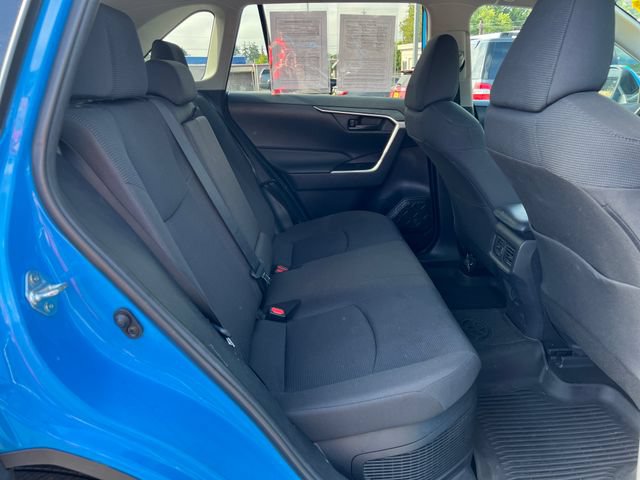 Used 2021 Toyota RAV4 LE AWD/4WD image 9