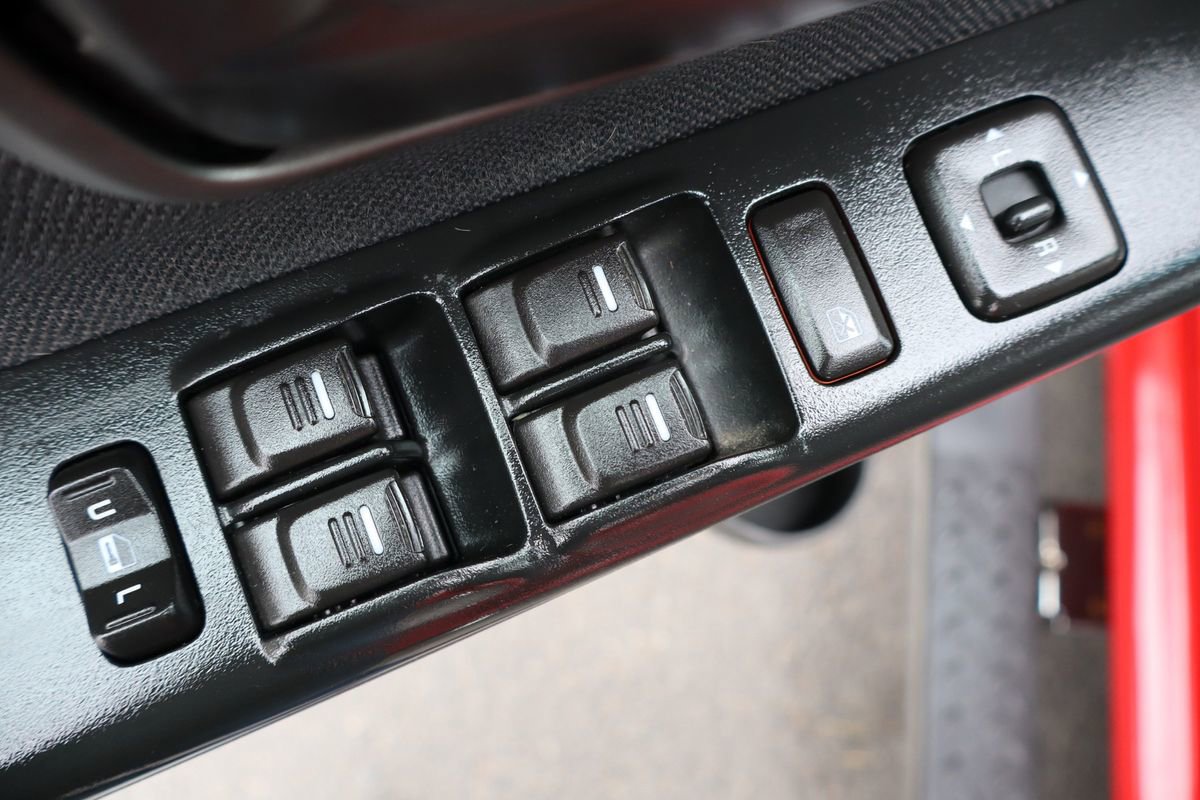 Used 2005 Chevrolet Colorado LS image 27