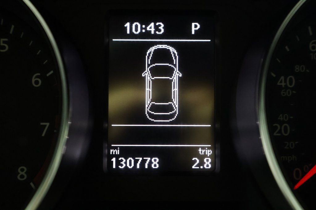 Used 2016 Volkswagen Jetta Sport w/ Lighting Package FWD image 18