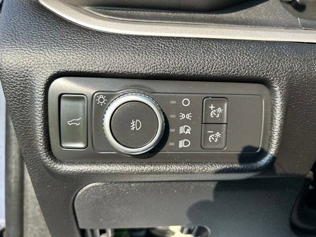 Used 2021 Ford Explorer XLT w/ Equipment Group 202A AWD/4WD image 18