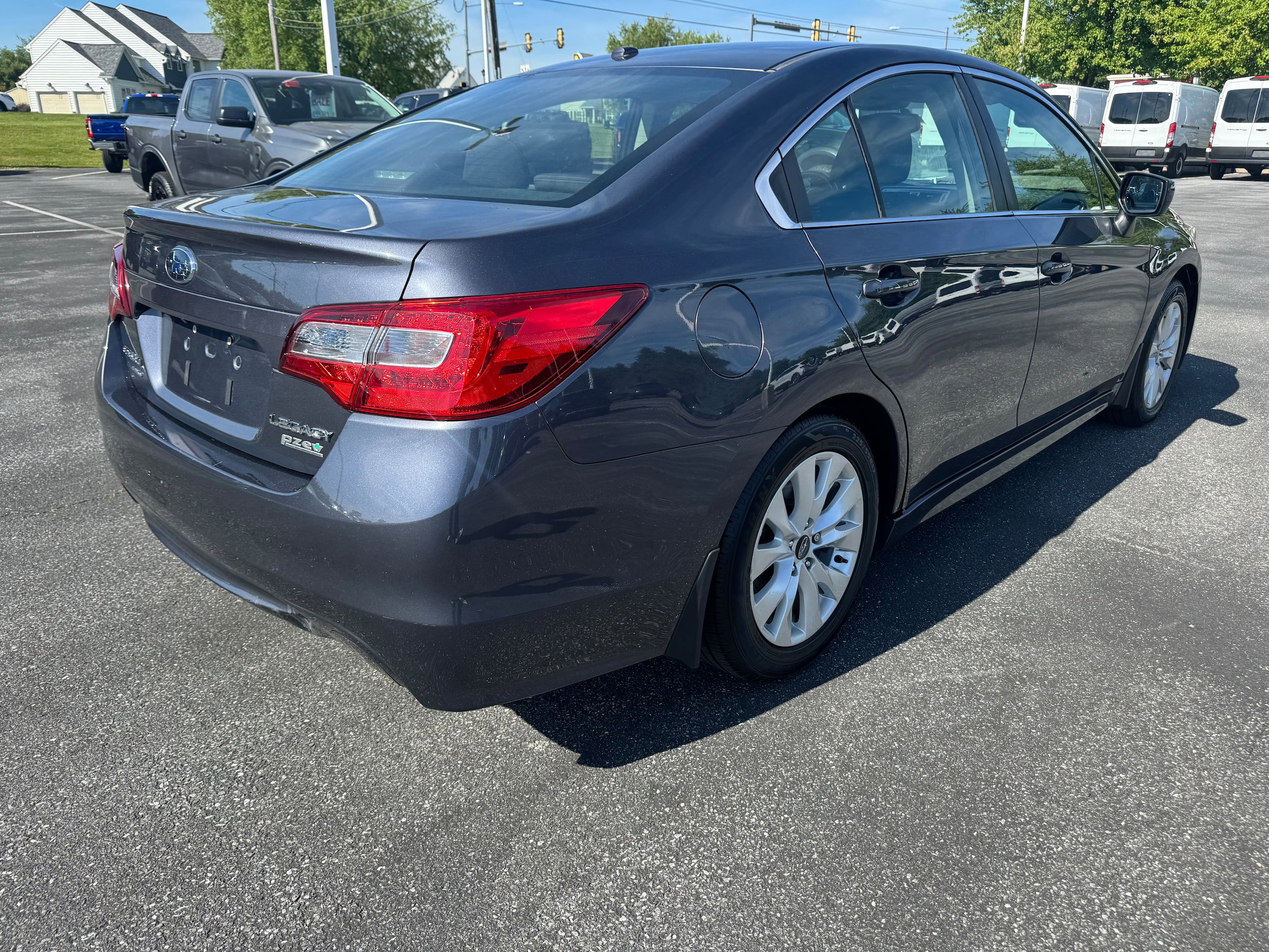 Used 2015 Subaru Legacy 2.5i Premium w/ Moonroof Package AWD/4WD image 4