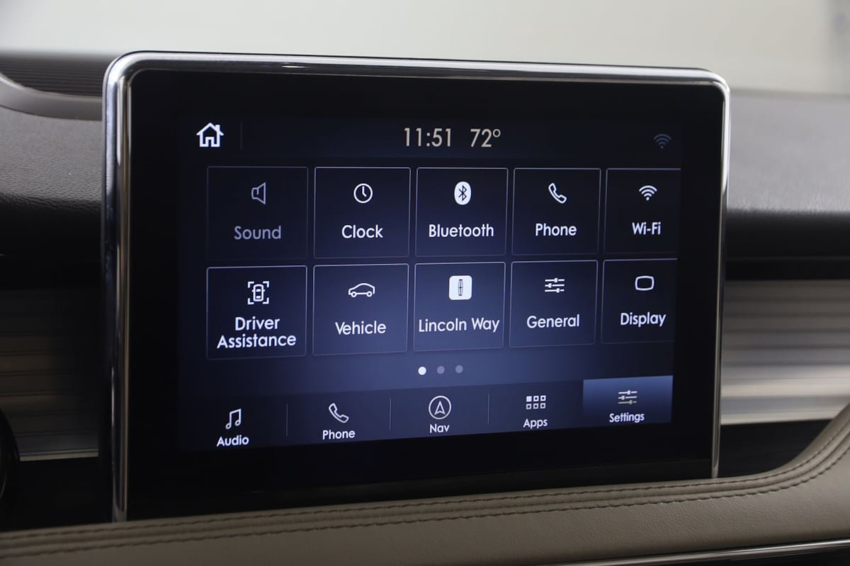 Used 2020 Lincoln Corsair AWD w/ Equipment Group 101A image 10