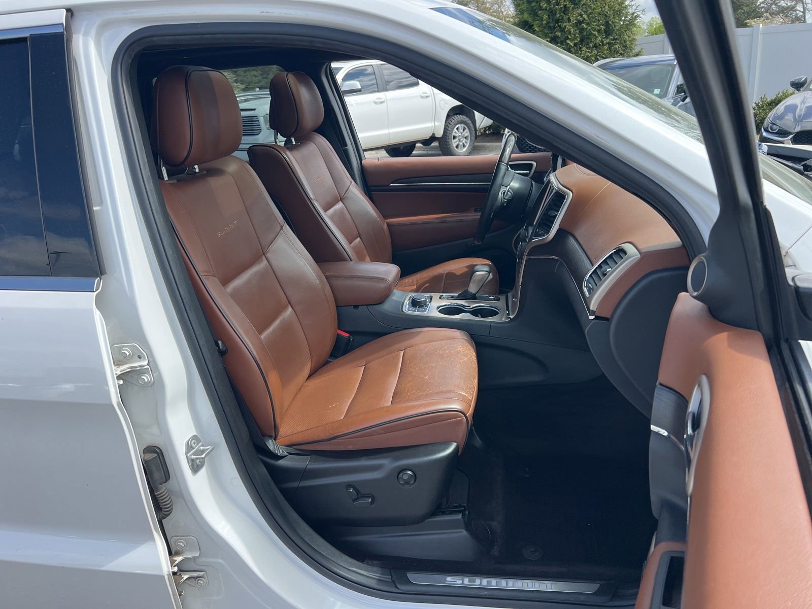 Used 2017 Jeep Grand Cherokee Summit w/ Platinum Series Group image 40