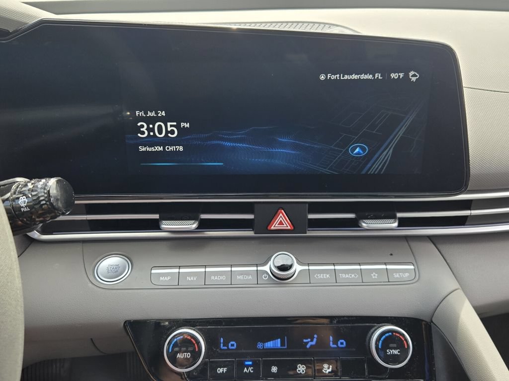 Certified 2024 Hyundai Elantra SEL FWD image 18