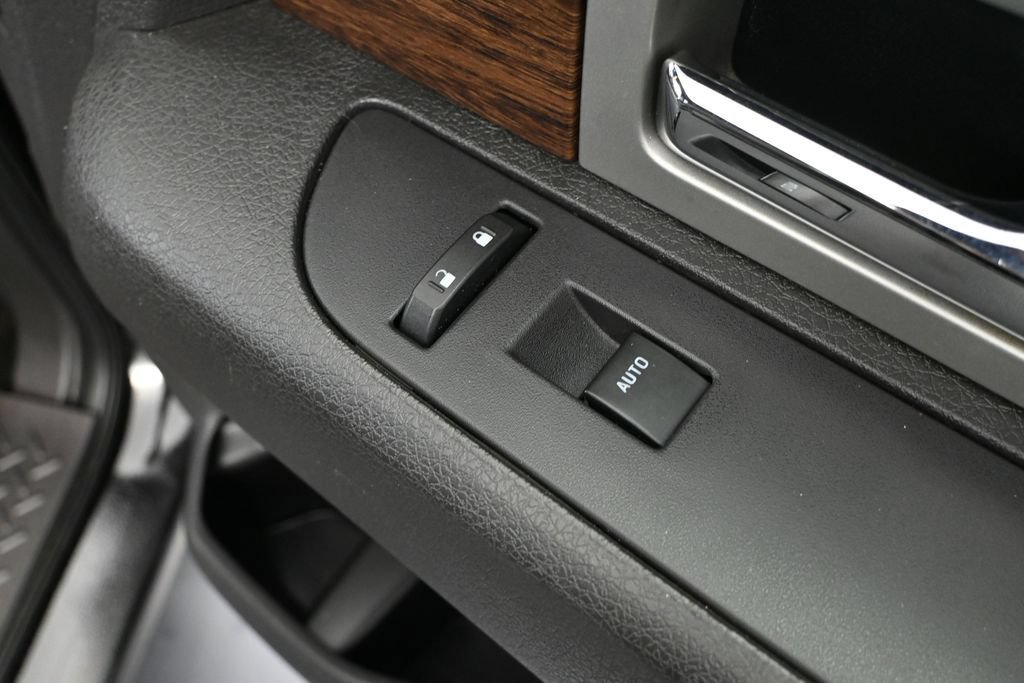 Used 2013 Ford F150 Lariat w/ Lariat Chrome Pkg AWD/4WD image 37