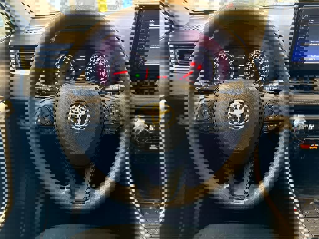 Used 2019 Toyota RAV4 XLE image 24