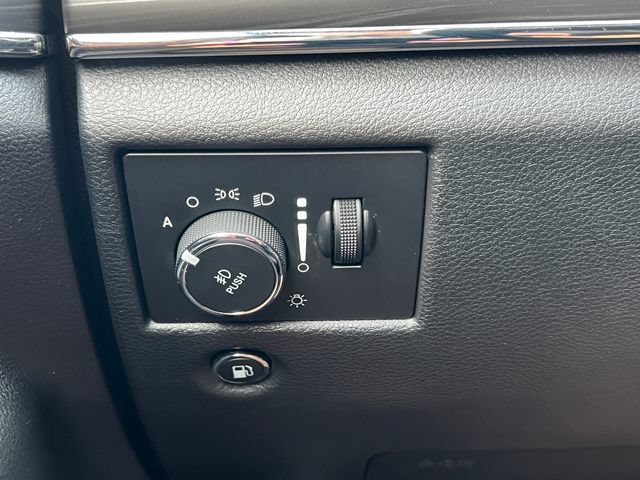 Used 2020 Jeep Grand Cherokee Limited AWD/4WD image 21