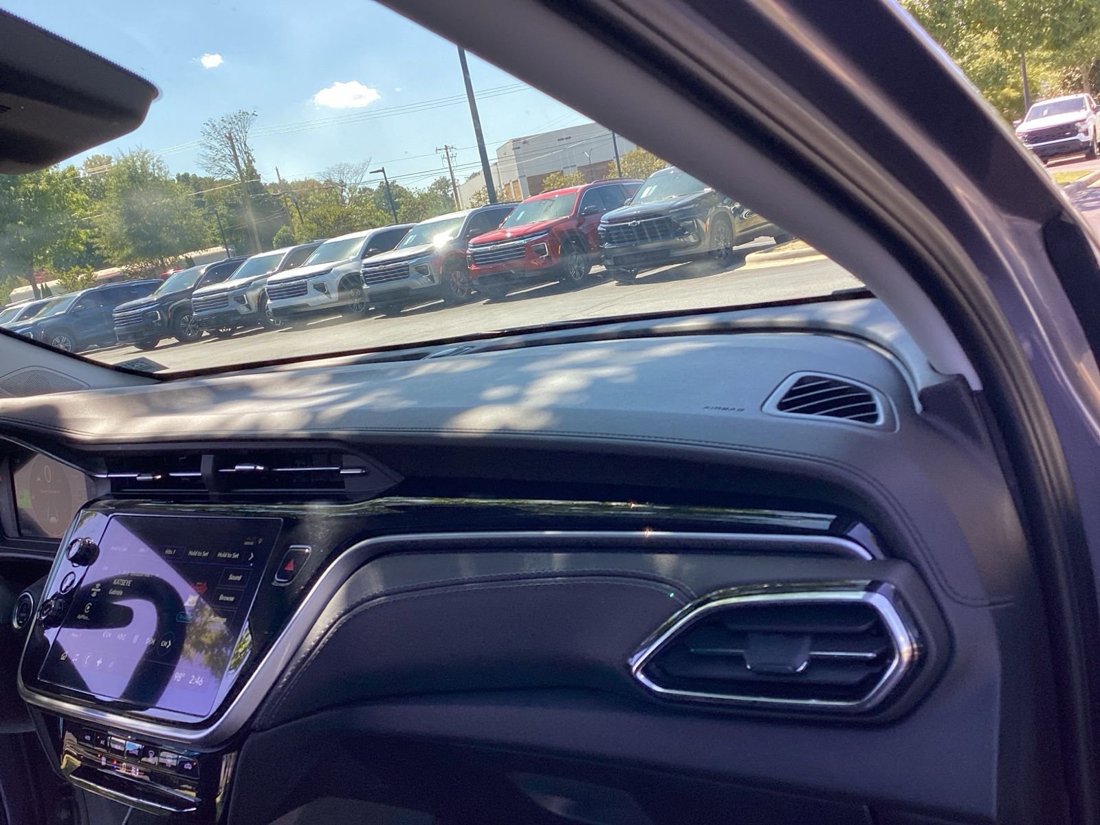 Used 2023 Chevrolet Bolt EUV LT w/ Driver Confidence Package image 18