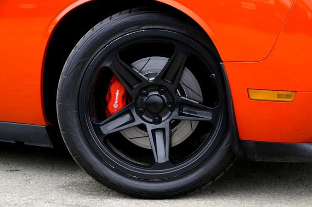 Used 2009 Dodge Challenger SRT8 w/ SRT Option Group II RWD image 2