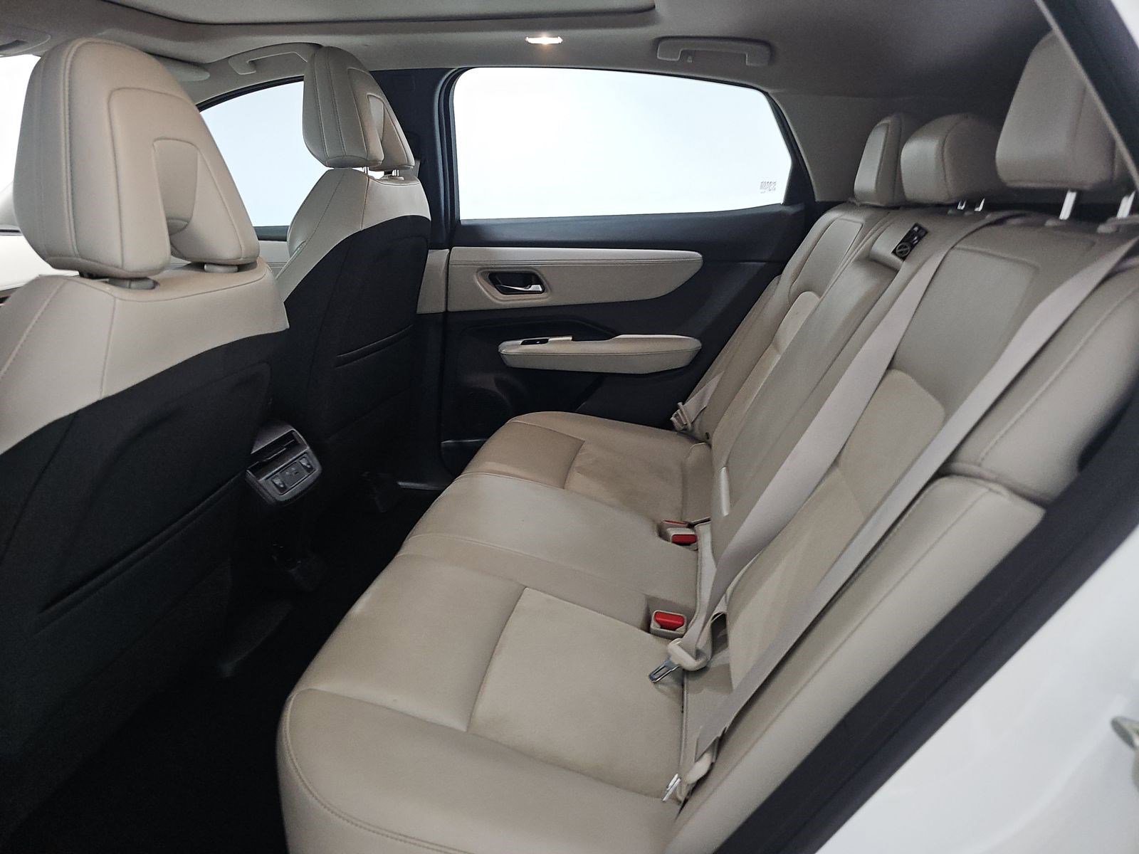 Used 2023 Nissan Ariya FWD image 14