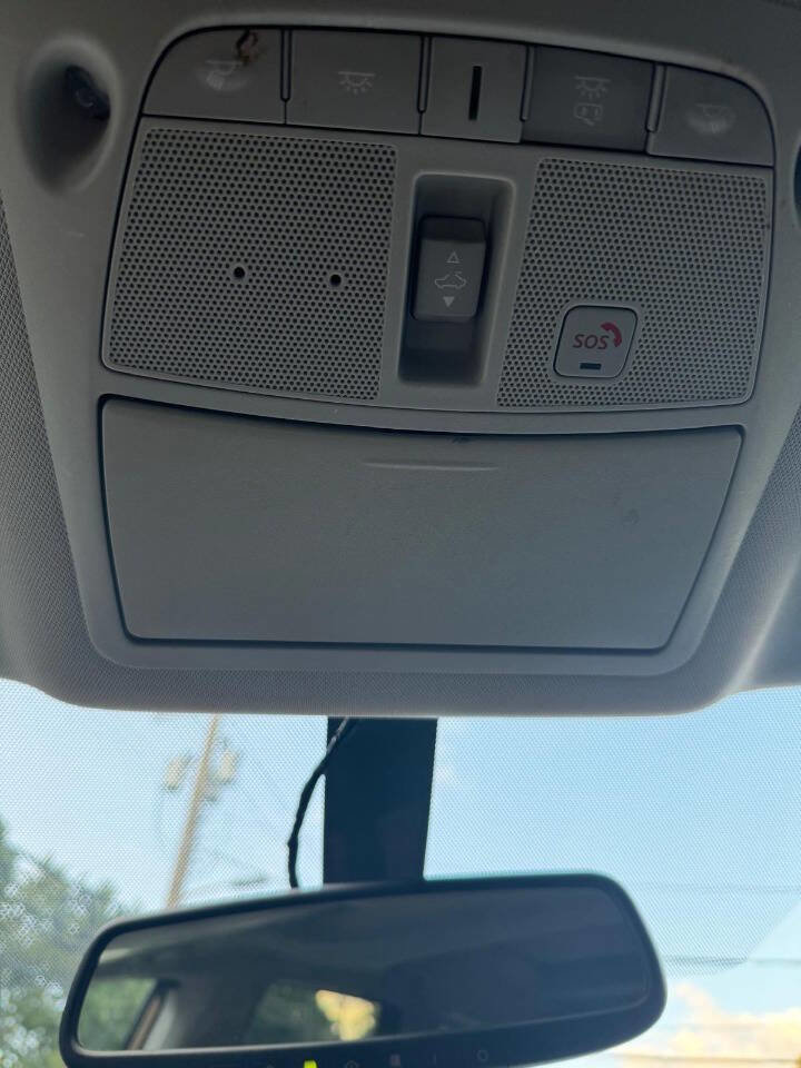 Used 2017 Nissan Pathfinder Platinum w/ Family Entertainment Package image 42