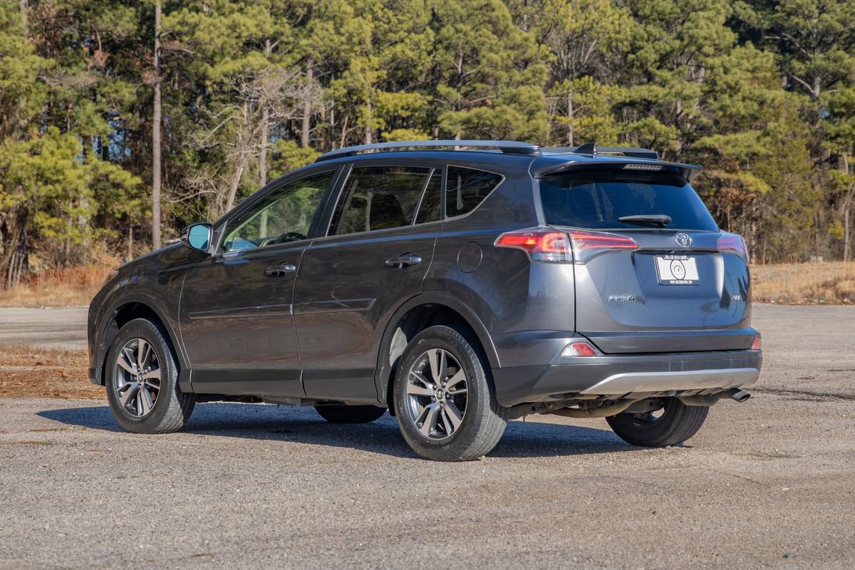 Used 2018 Toyota RAV4 XLE image 8