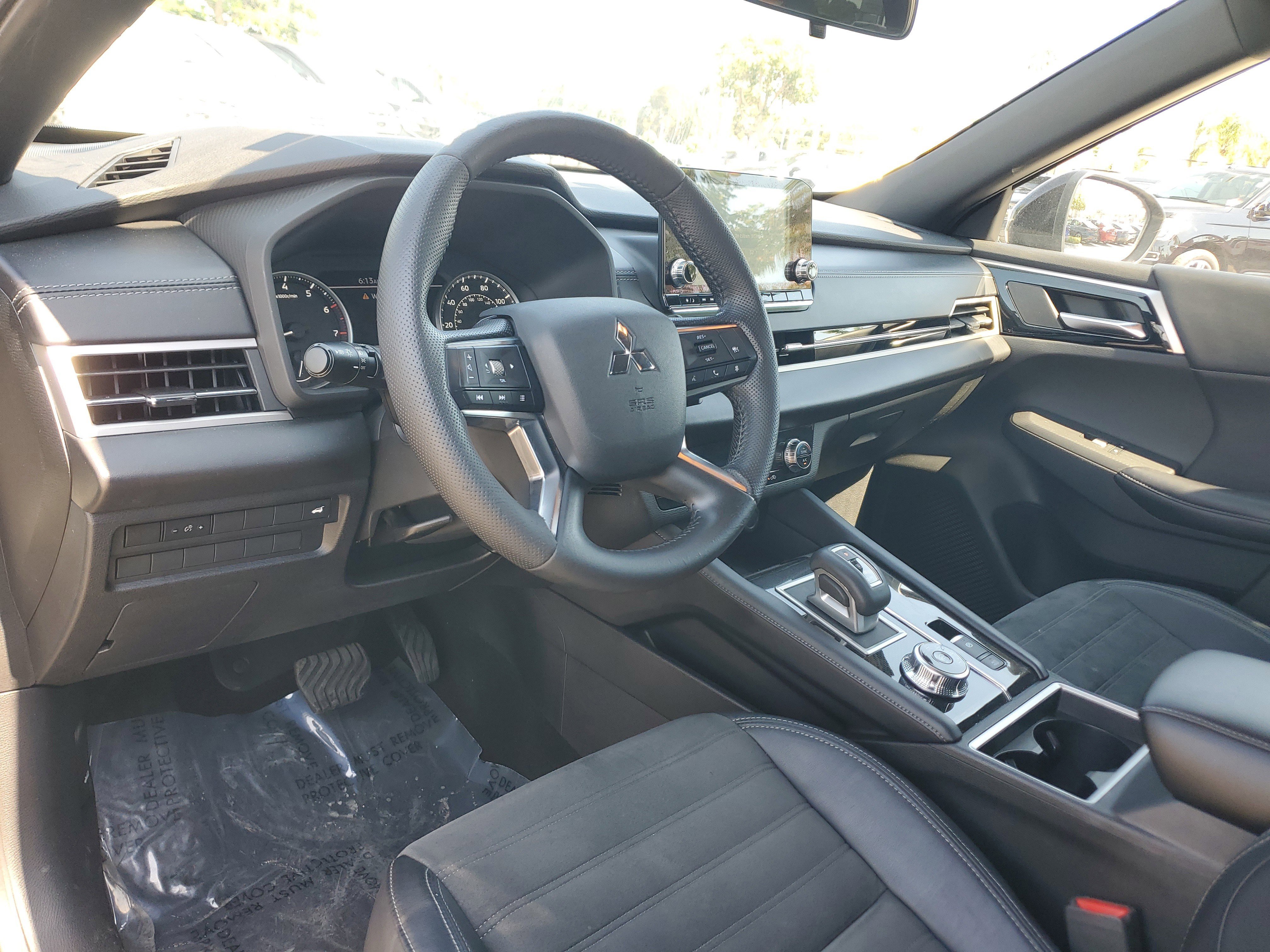 Used 2022 Mitsubishi Outlander SEL Black Edition image 9