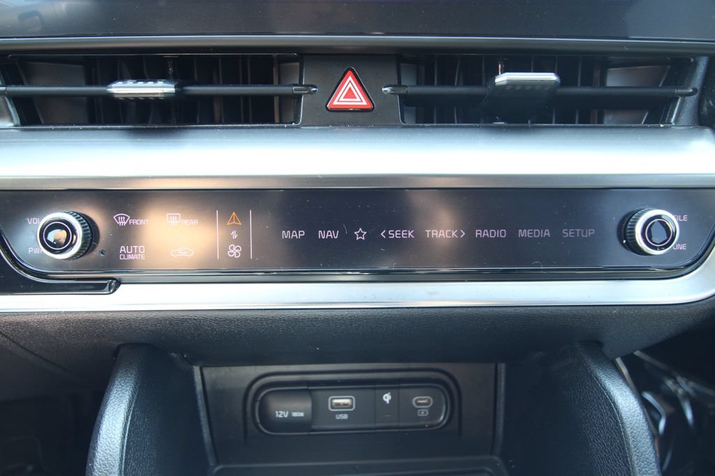 Used 2024 Kia Sportage EX FWD image 29
