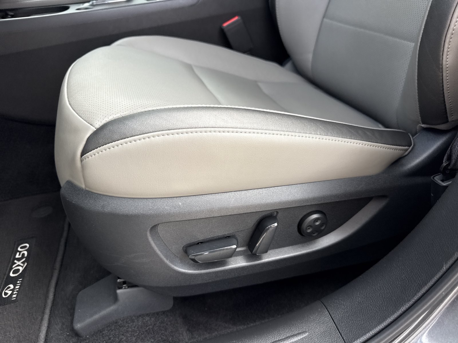 Used 2025 INFINITI QX50 Luxe AWD/4WD image 19