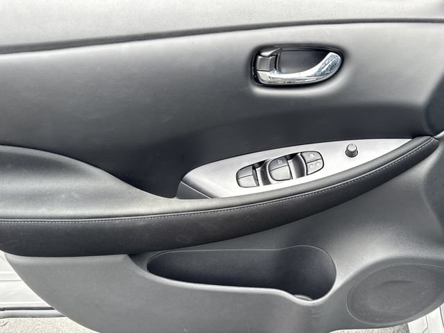 Used 2025 Nissan Leaf S FWD image 11