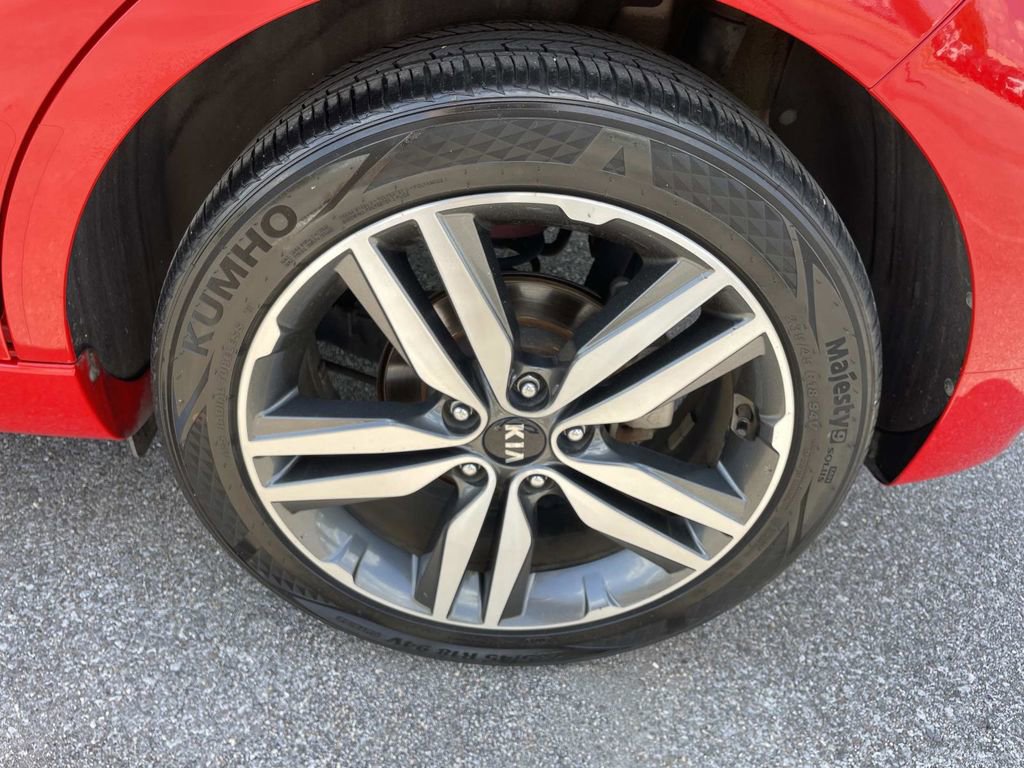 Used 2019 Kia Soul + FWD image 11