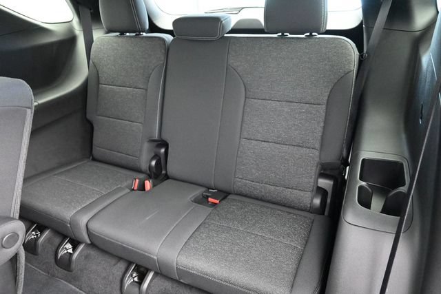 Used 2025 Chevrolet Traverse LT w/ Driver Confidence Package AWD/4WD image 27