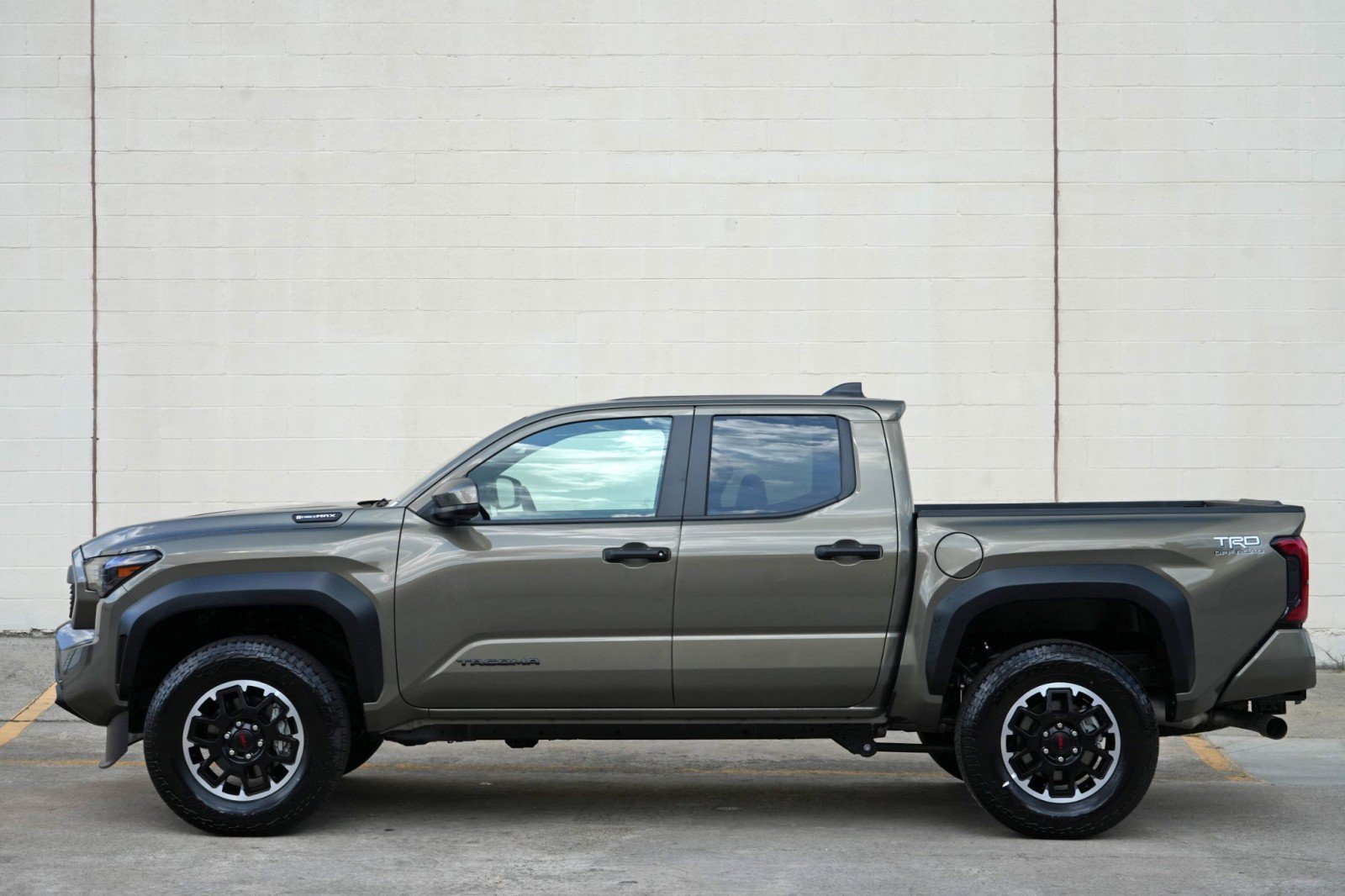 Used 2025 Toyota Tacoma TRD Off-Road AWD/4WD image 49
