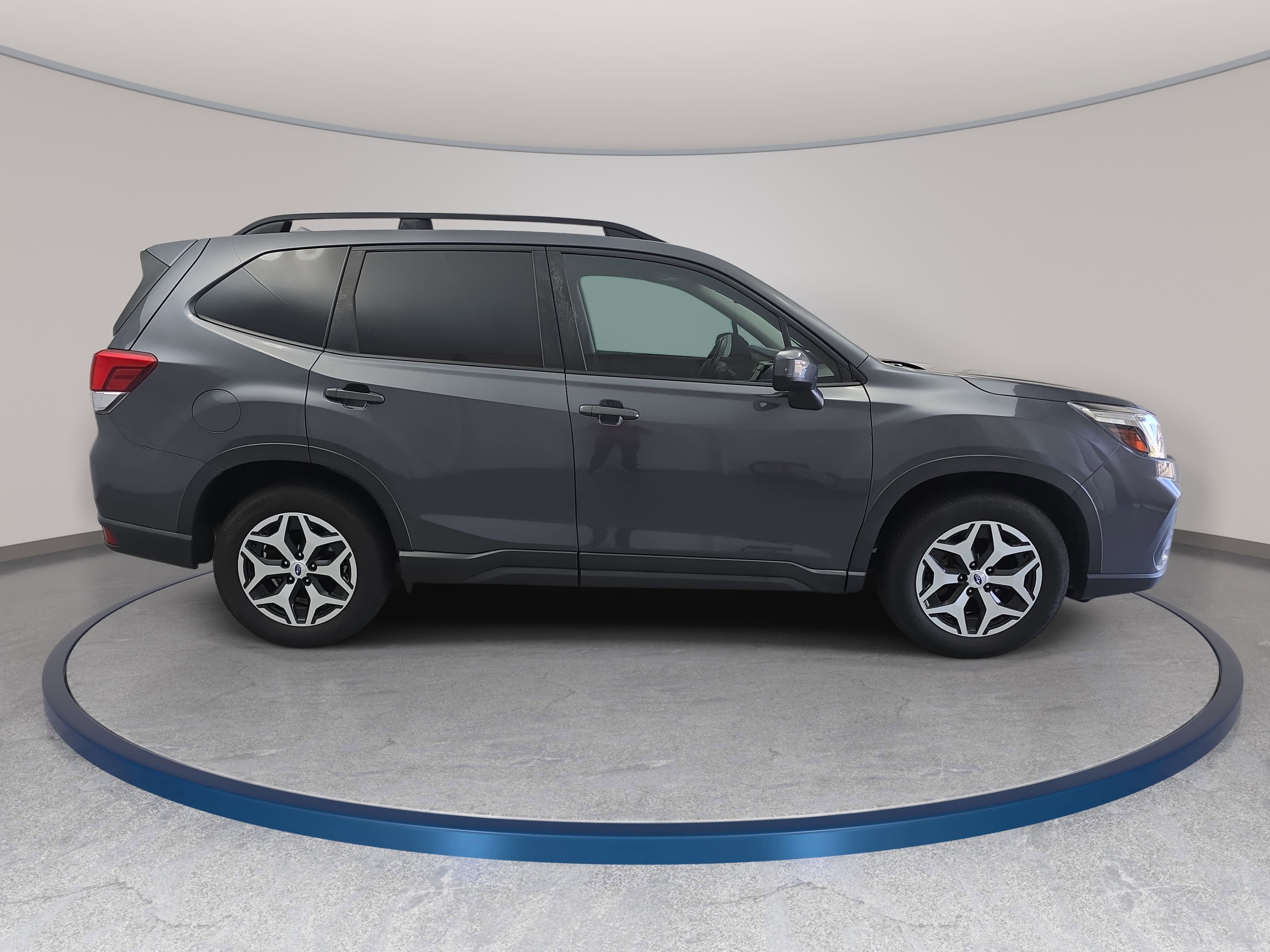 Used 2020 Subaru Forester Premium image 4