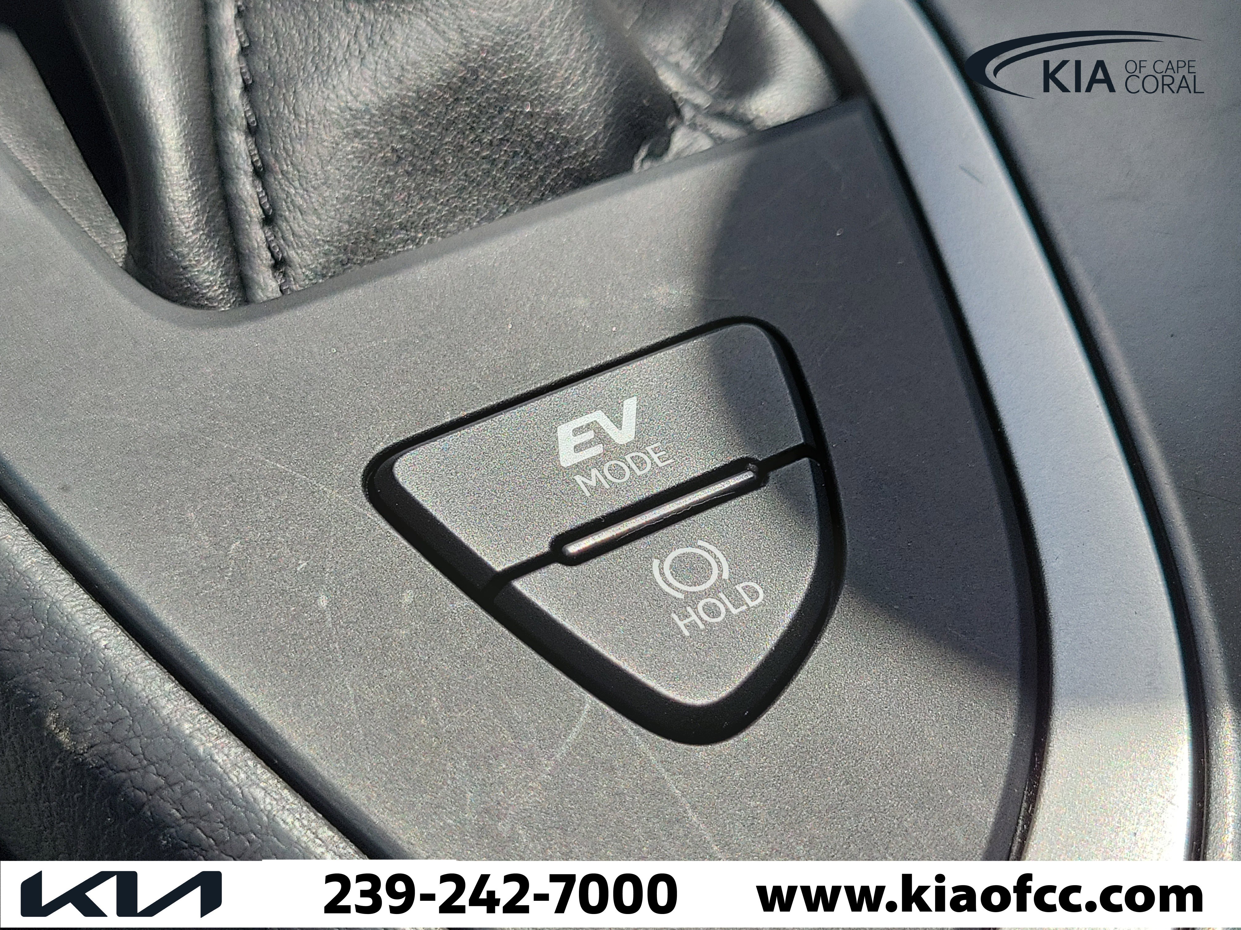 Used 2023 Lexus UX 250h F Sport image 31